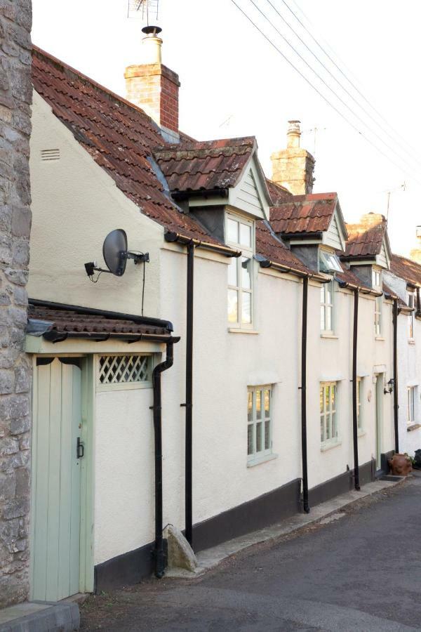 Strawberry Cottage Cheddar Exterior photo